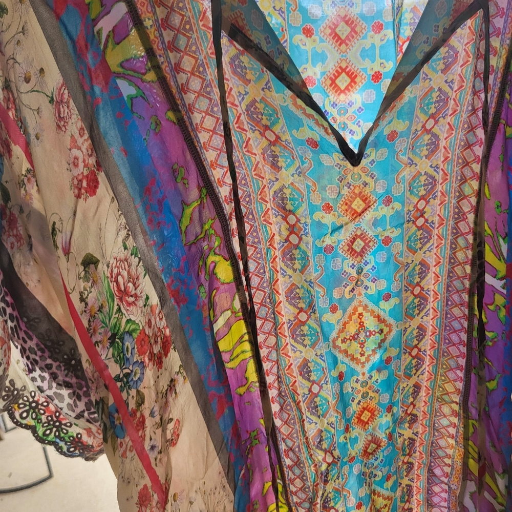 Boho Floral Print Mixed-Pattern Blouse in Turquoise and Cream - Picture 2 of 3